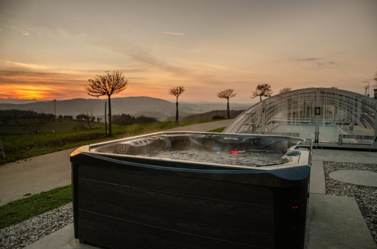 Three Stars Luxury House Art-pe With Pool And Pool Ferienhaus