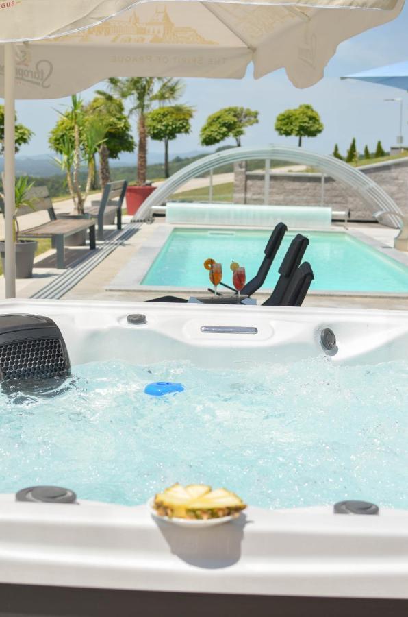 Three Stars Luxury House Art-pe With Pool And Pool
